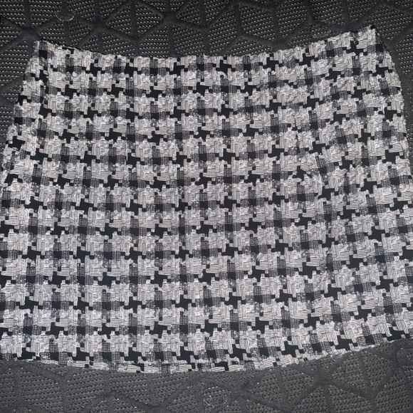 NEVER WORN: tweed 2 piece jacket and mini skirt set. - Picture 1 of 2